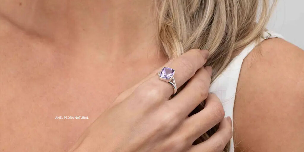 Joia roxa